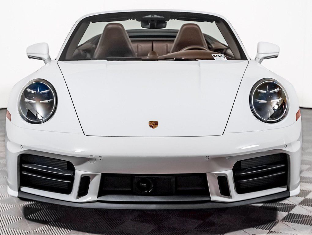 صورة 8 لـ 2026 Porsche 911 CARRERA