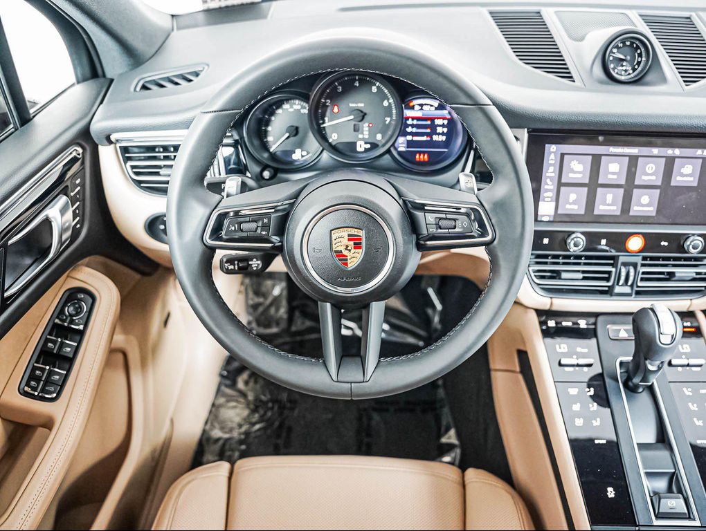 2026 Porsche MACAN — миниатюра 16