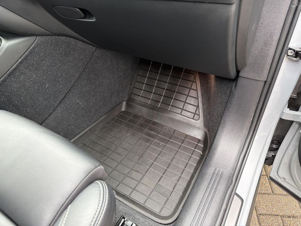 2024 Volvo XC40 B5 ULTIMATE BRIGHT THEME 缩略图 39