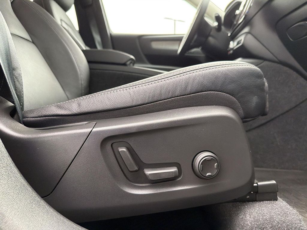 2024 Volvo XC40 B5 ULTIMATE BRIGHT THEME 缩略图 38