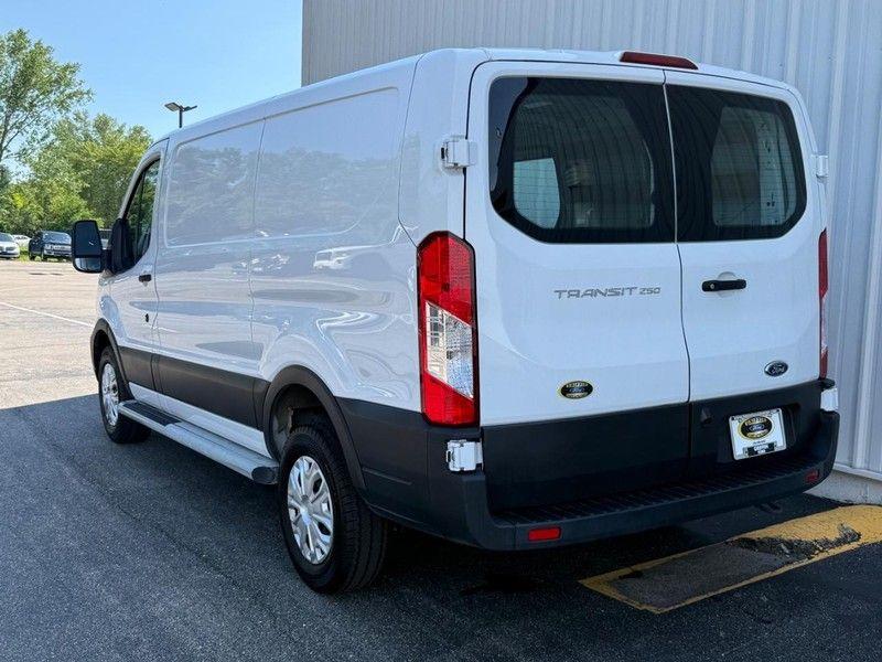 صورة 3 لـ 2024 FORD TRANSIT-250 BASE