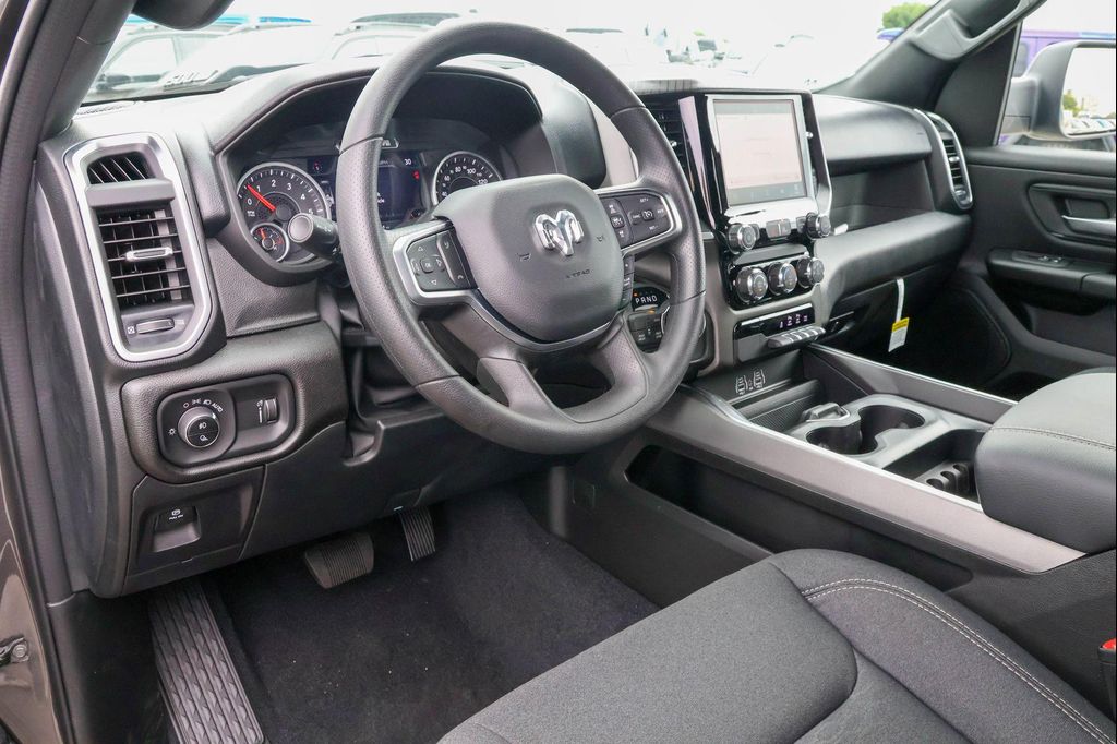 2026 RAM 1500 EXPRESS — миниатюра 31