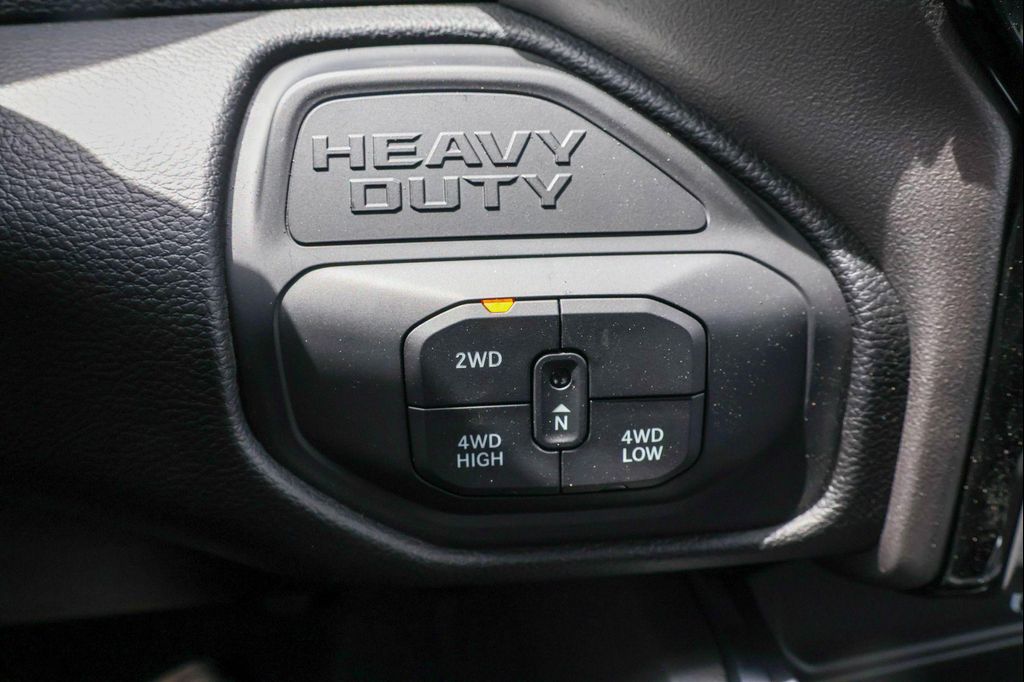 صورة مصغرة 20 لـ 2026 RAM 2500 LARAMIE MEGA CAB 4X4 6'4' BOX