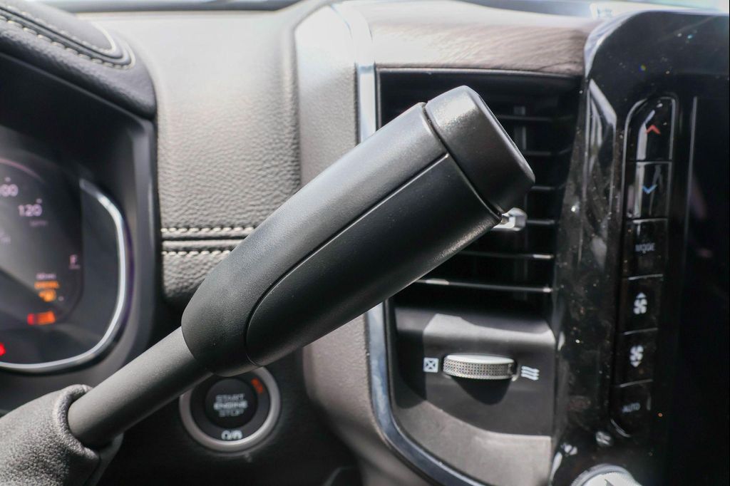 صورة مصغرة 19 لـ 2026 RAM 2500 LARAMIE MEGA CAB 4X4 6'4' BOX