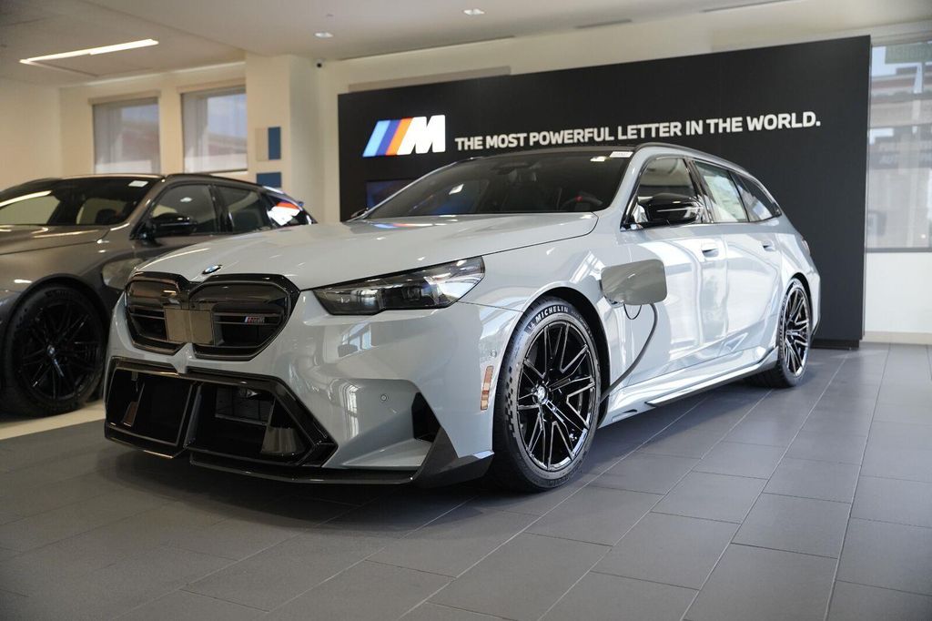 New 2027 BMW M5 Base