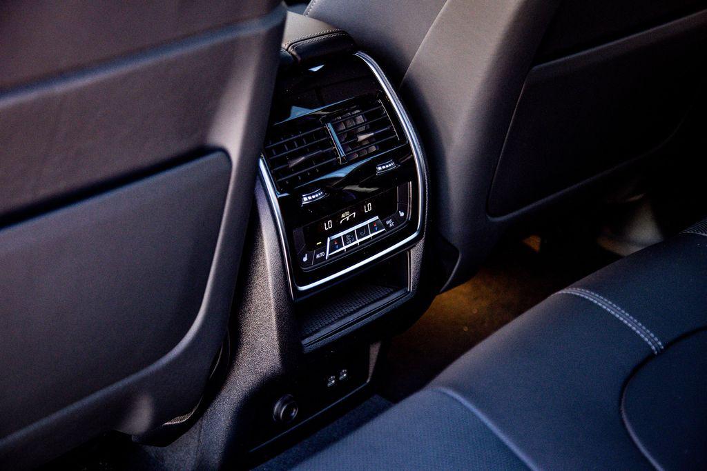 2026 BMW X5 M BASE 缩略图 31
