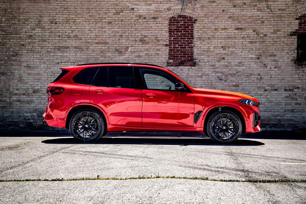صورة 10 لـ 2026 BMW X5 M BASE