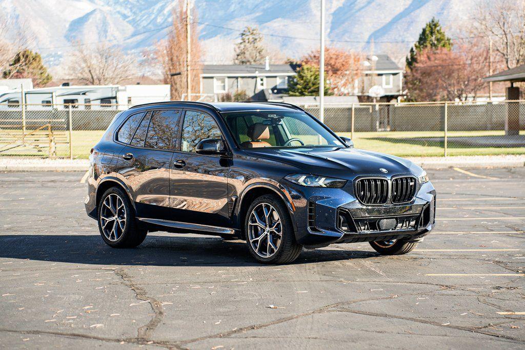2025 BMW X5 M60I — фото 3