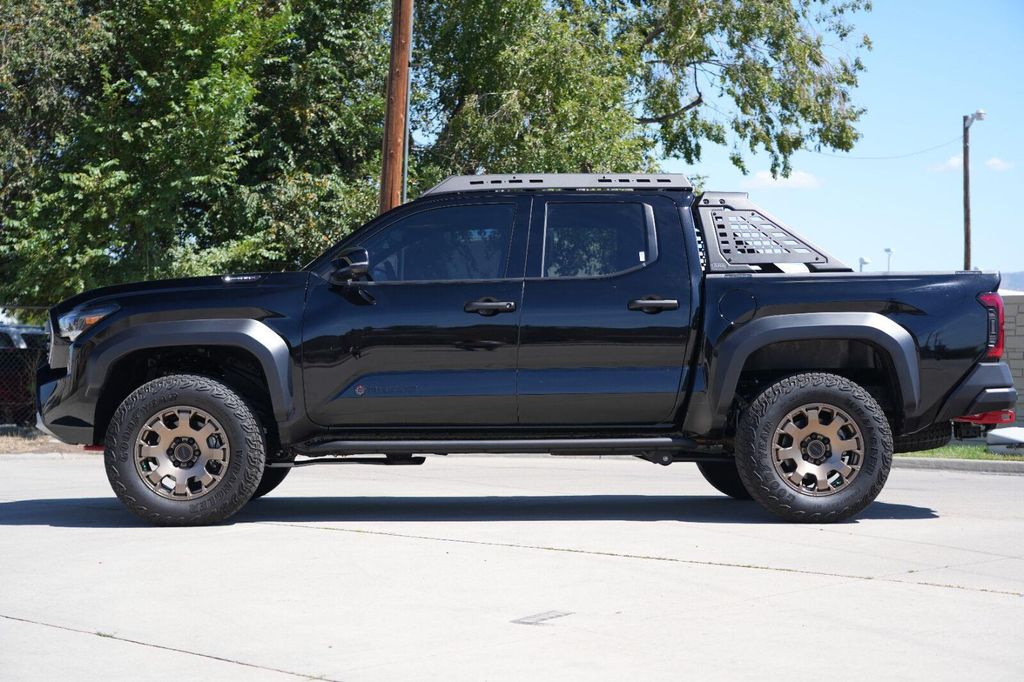 2025 Toyota TACOMA HYBRID TRAILHUNTER 照片 2