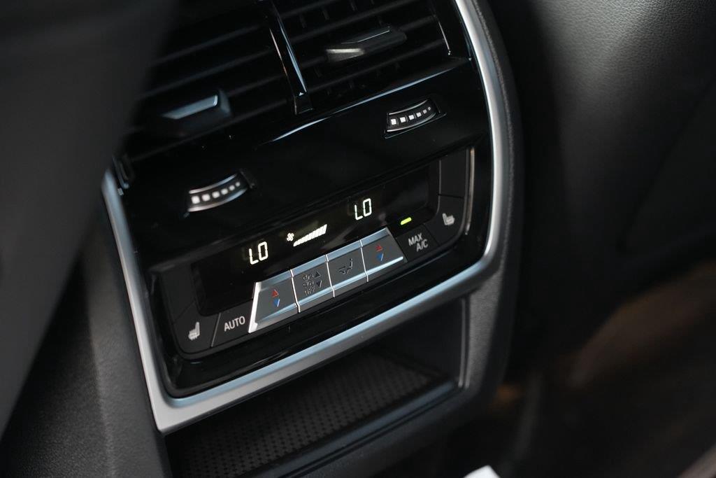 2027 BMW X6 M60I 缩略图 16
