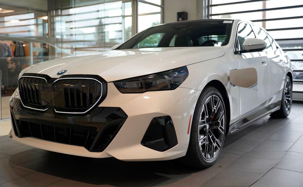 New 2027 BMW 550e 550e xDrive