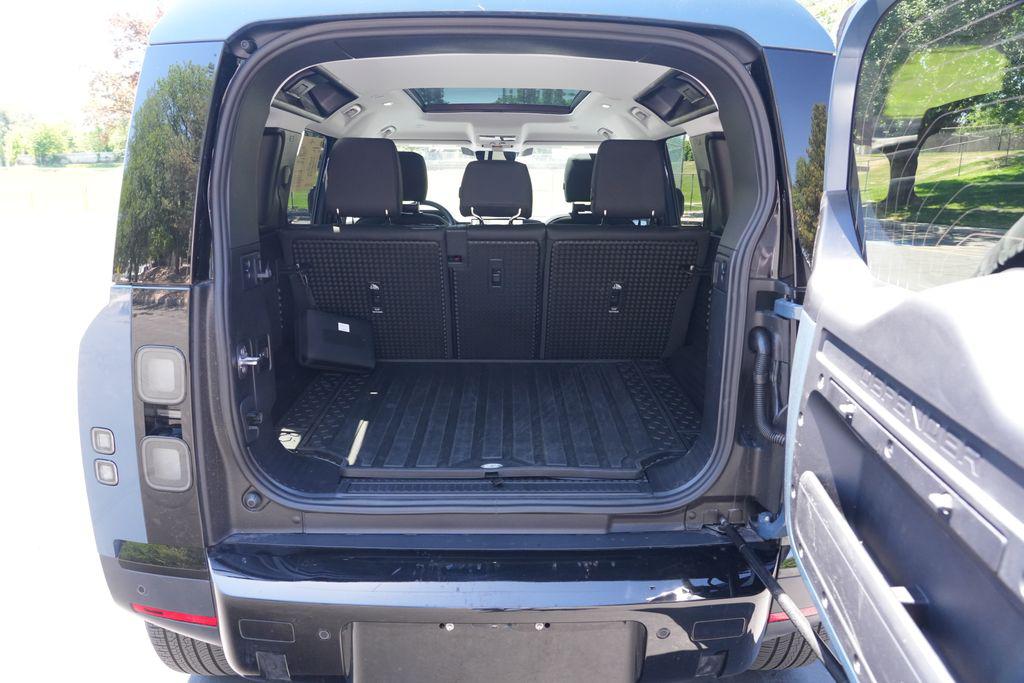2026 LAND Rover DEFENDER P300 S 缩略图 22