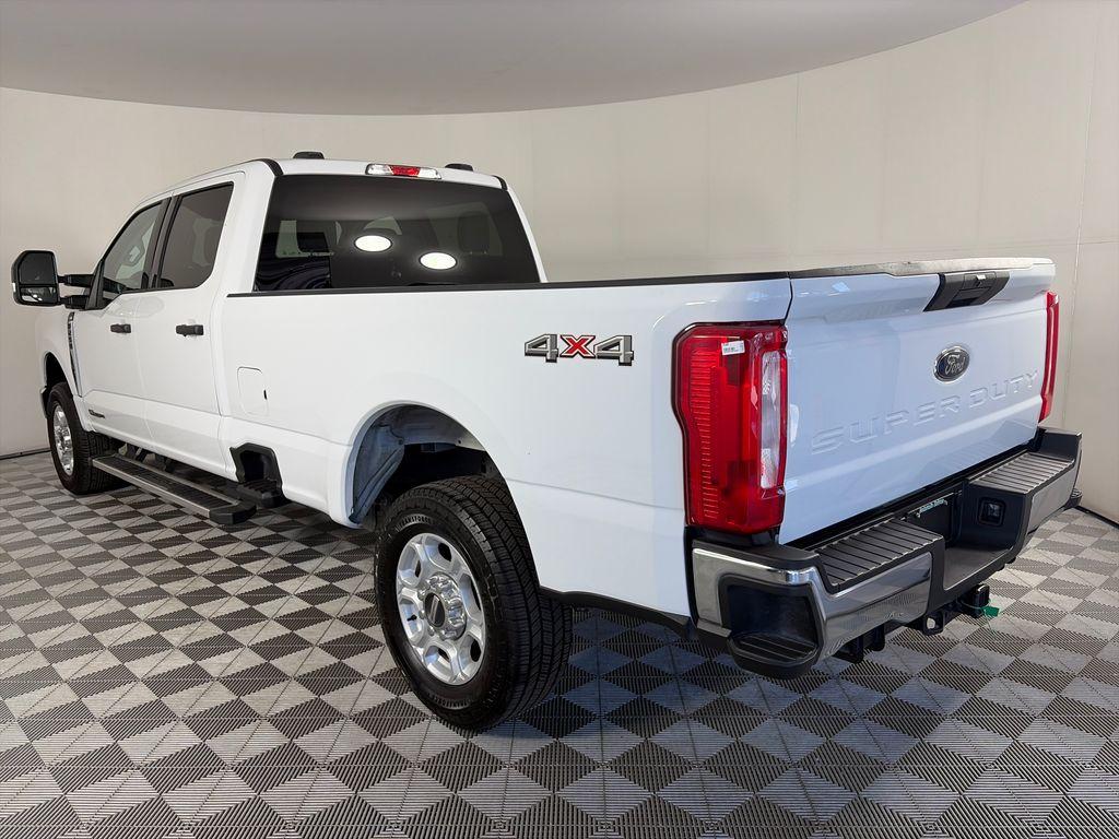 2025 FORD F-250 XLT — фото 5