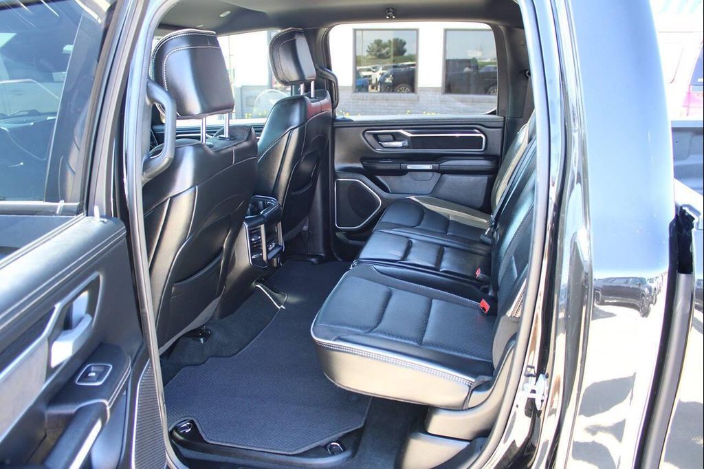 صورة 10 لـ 2023 RAM 1500 LARAMIE