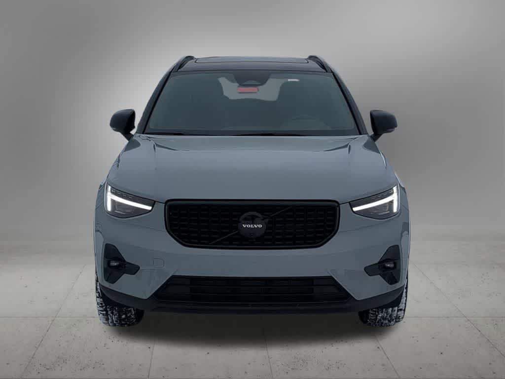 صورة 9 لـ 2026 Volvo XC40 B5 ULTRA BLACK EDITION
