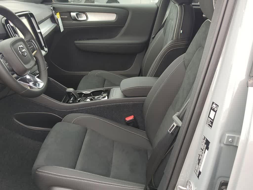 2026 Volvo XC40 B5 ULTRA BLACK EDITION 缩略图 15