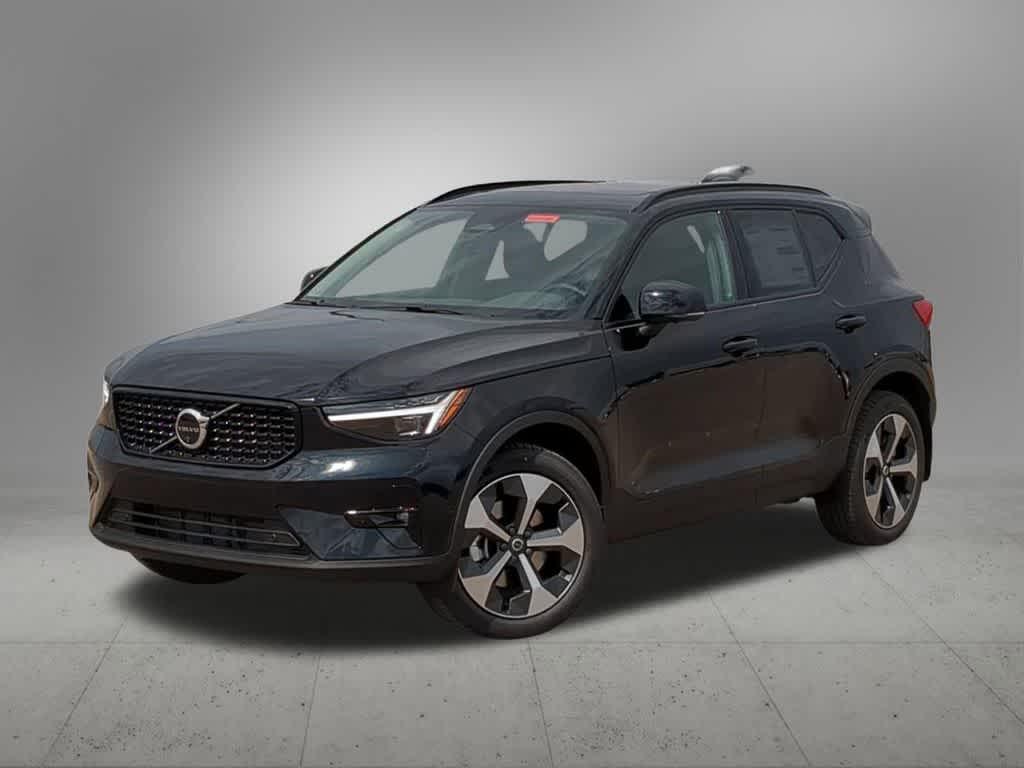 New 2026 Volvo XC40 Plus, B5 AWD Gas (mild hybrid), Dark