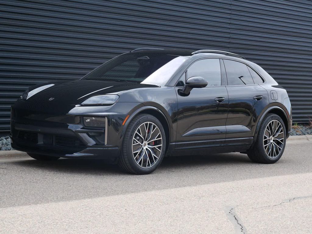 New 2025 Porsche Macan Macan Electric Turbo