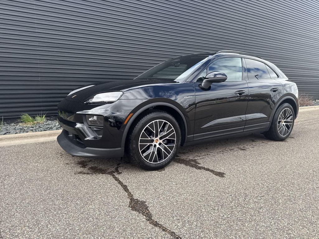 New 2026 Porsche Macan Macan Electric 4