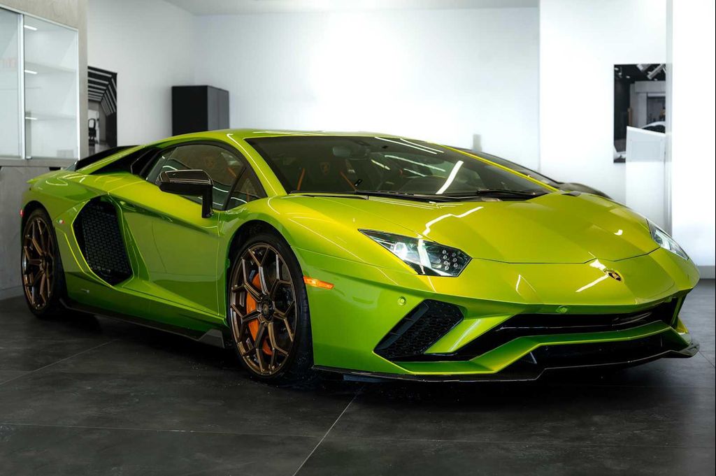 2022 Lamborghini Aventador SVJ