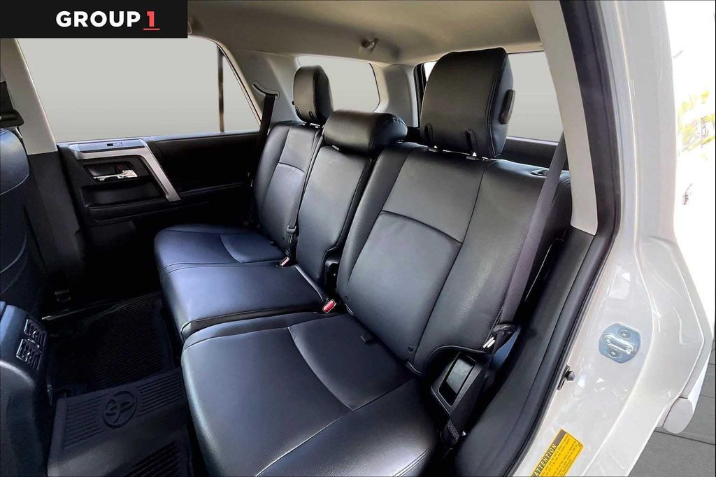 صورة مصغرة 21 لـ 2021 Toyota 4RUNNER SR5
