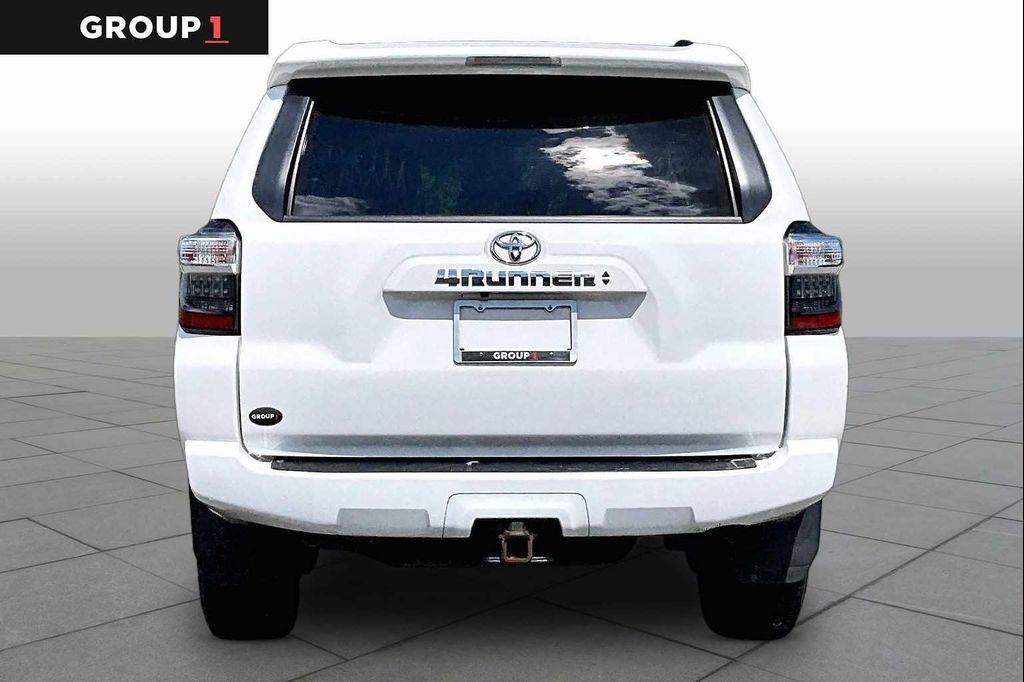 صورة 5 لـ 2021 Toyota 4RUNNER SR5