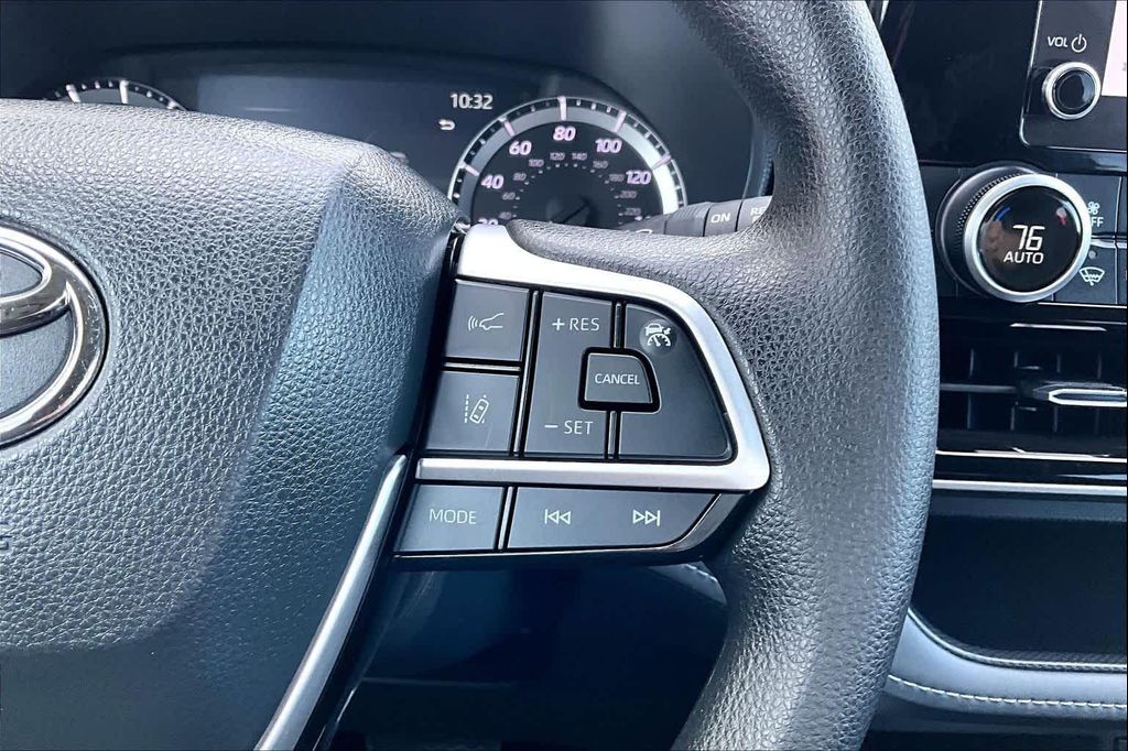 2023 Toyota HIGHLANDER L — миниатюра 24