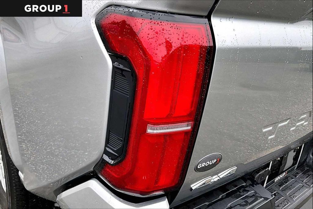 2025 Toyota TACOMA SR5 — миниатюра 28