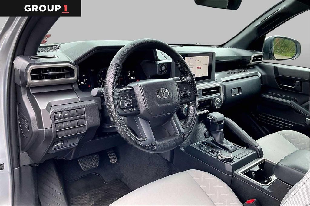 2025 Toyota TACOMA SR5 — миниатюра 18
