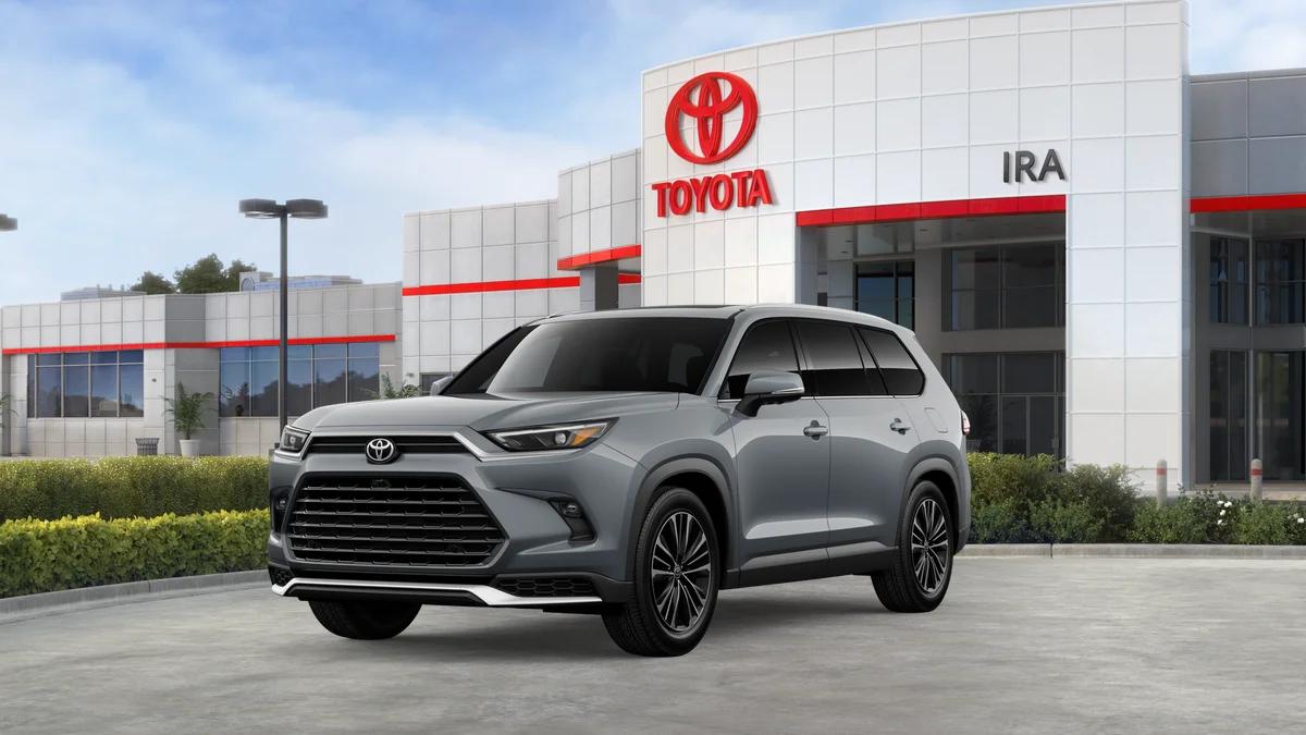 TOYOTA GRAND HIGHLANDER - 1