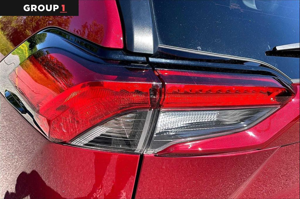 صورة مصغرة 28 لـ 2025 Toyota RAV4 LE