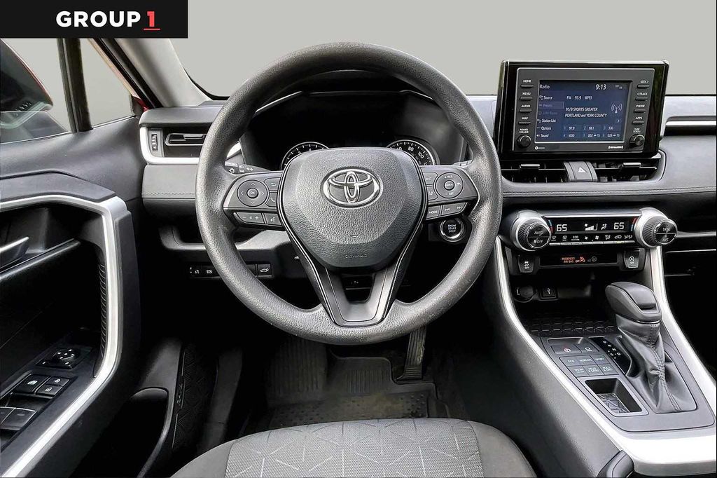 صورة 6 لـ 2022 Toyota RAV4 XLE