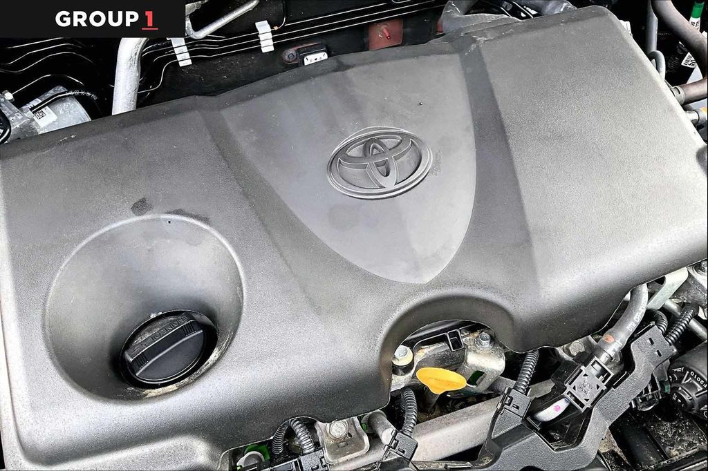 صورة مصغرة 31 لـ 2022 Toyota RAV4 XLE
