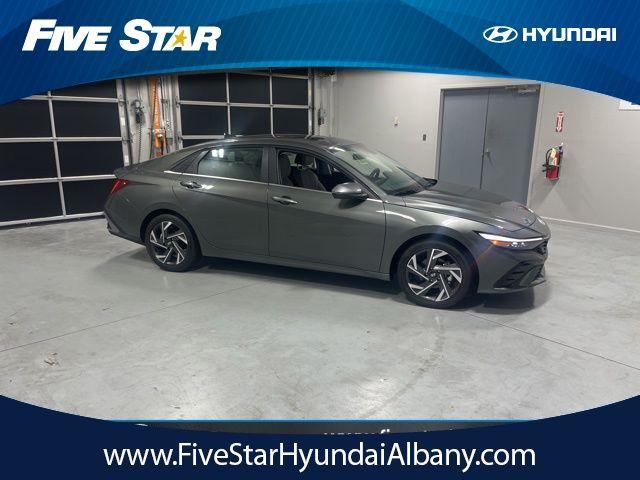 New 2025 Hyundai ELANTRA Limited