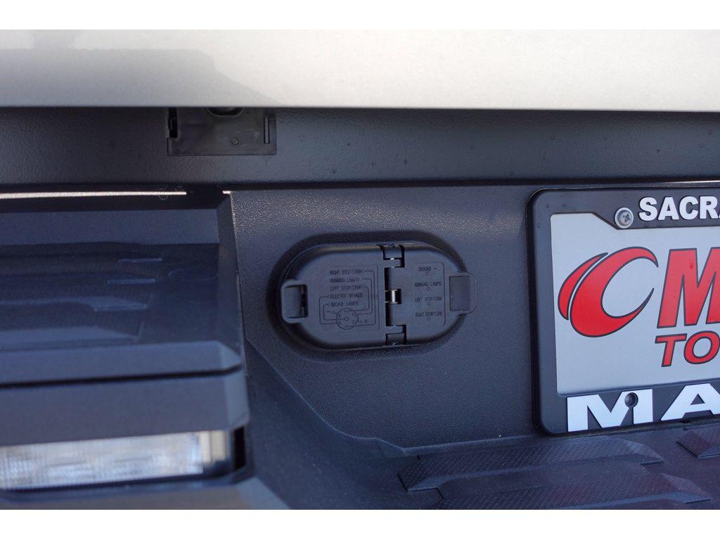 2026 Toyota TUNDRA 1794 EDITION thumbnail 9