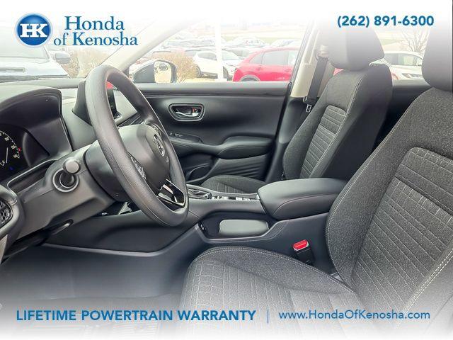 صورة 8 لـ 2027 Honda HR-V LX