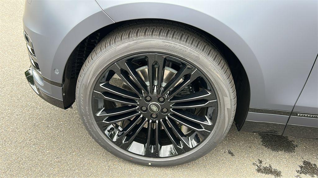 2026 LAND Rover RANGE ROVER VELAR BELGRAVIA EDITION SATIN — фото 10