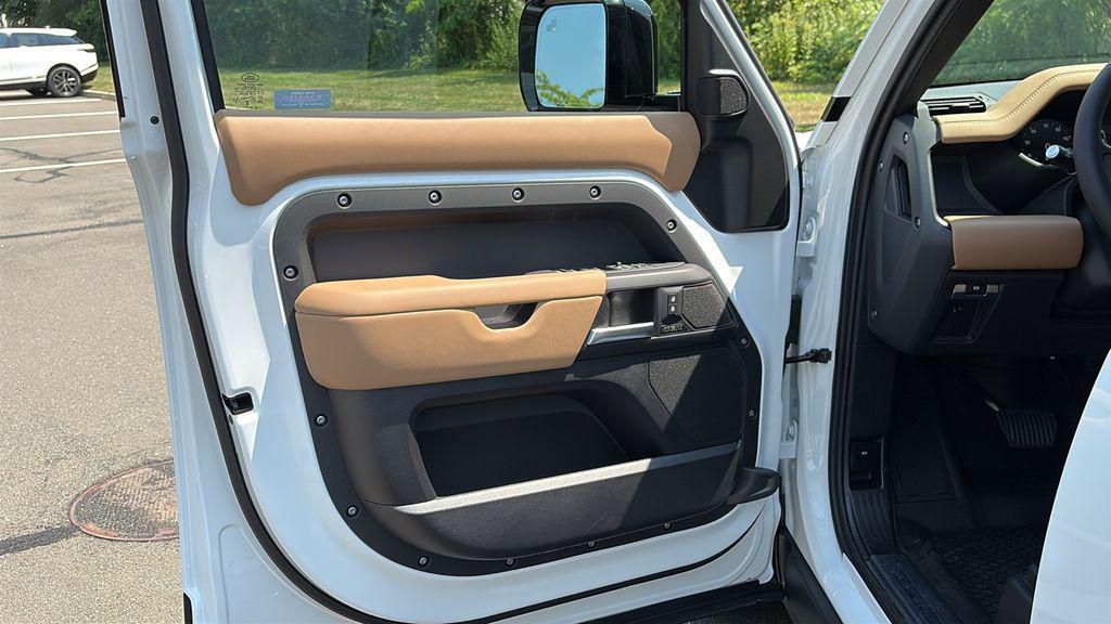 صورة 8 لـ 2026 LAND Rover DEFENDER P400 X-DYNAMIC SE