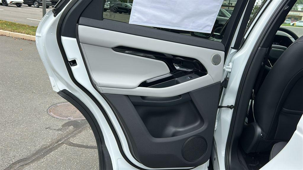 صورة مصغرة 24 لـ 2026 LAND Rover RANGE ROVER EVOQUE HOXTON EDITION