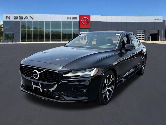 2025 Volvo S60 B5 PLUS — фото 6