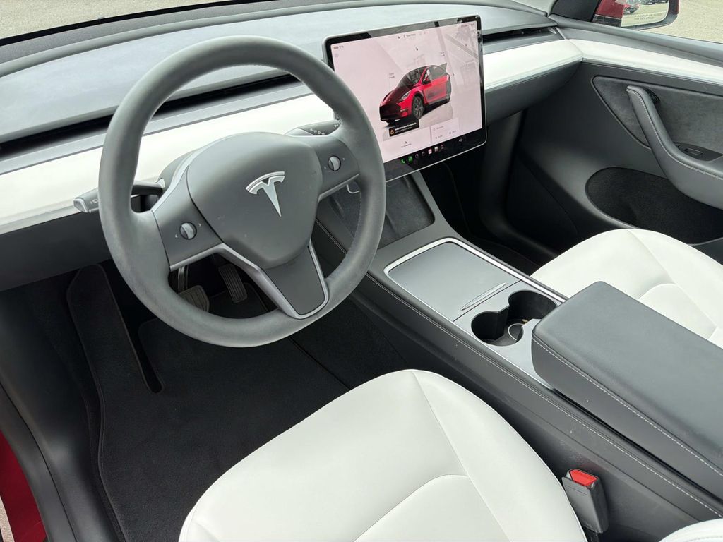 TESLA MODEL Y LONG RANGE DUAL MOTOR ALL-WHEEL DRIVE - 7