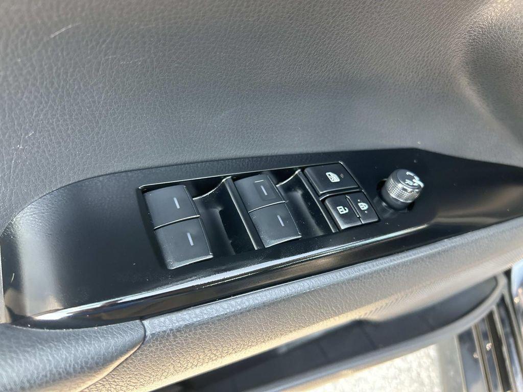 صورة مصغرة 22 لـ 2025 Toyota CAMRY LE