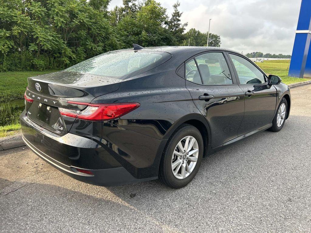 2025 Toyota CAMRY LE 照片 4