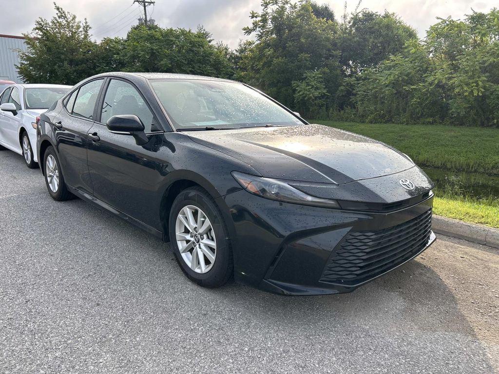 2025 Toyota CAMRY LE 照片 1