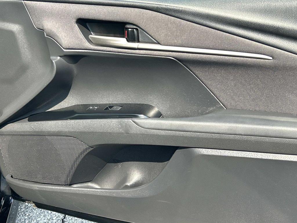 صورة مصغرة 20 لـ 2025 Toyota CAMRY LE