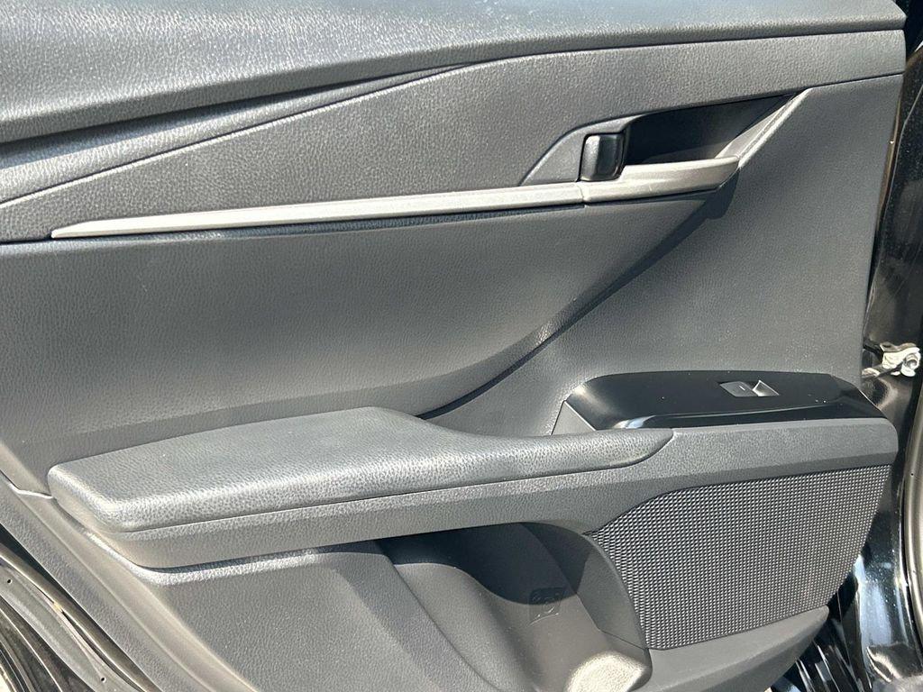صورة مصغرة 14 لـ 2025 Toyota CAMRY LE