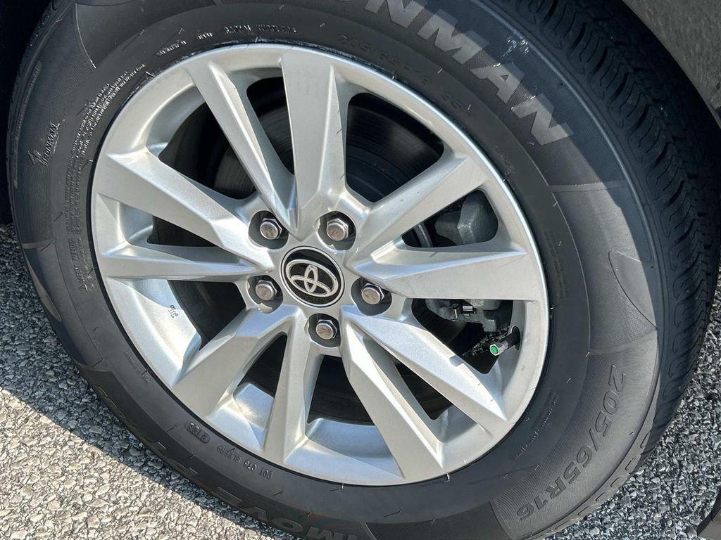 صورة مصغرة 12 لـ 2025 Toyota CAMRY LE