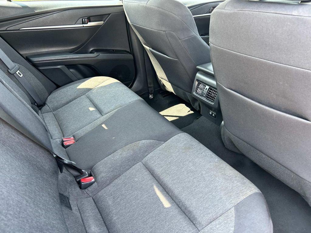 صورة مصغرة 16 لـ 2025 Toyota CAMRY LE