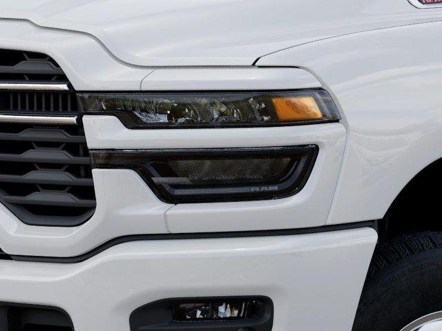 2026 RAM 3500 BIG HORN CREW CAB 4X4 8' BOX photo 10