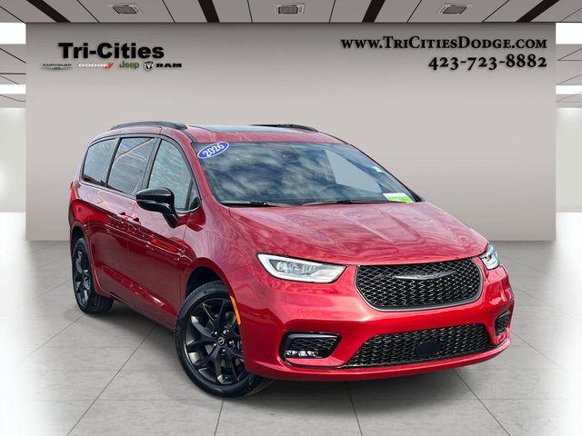 New 2026 Chrysler Pacifica L